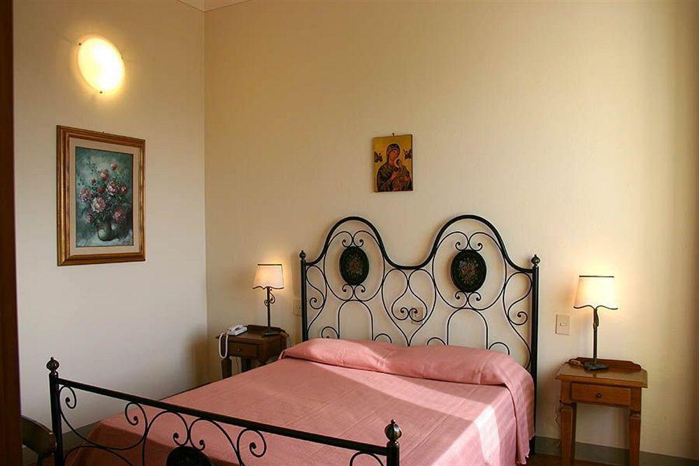 Hotel Oasi Neumann Cortona Dış mekan fotoğraf
